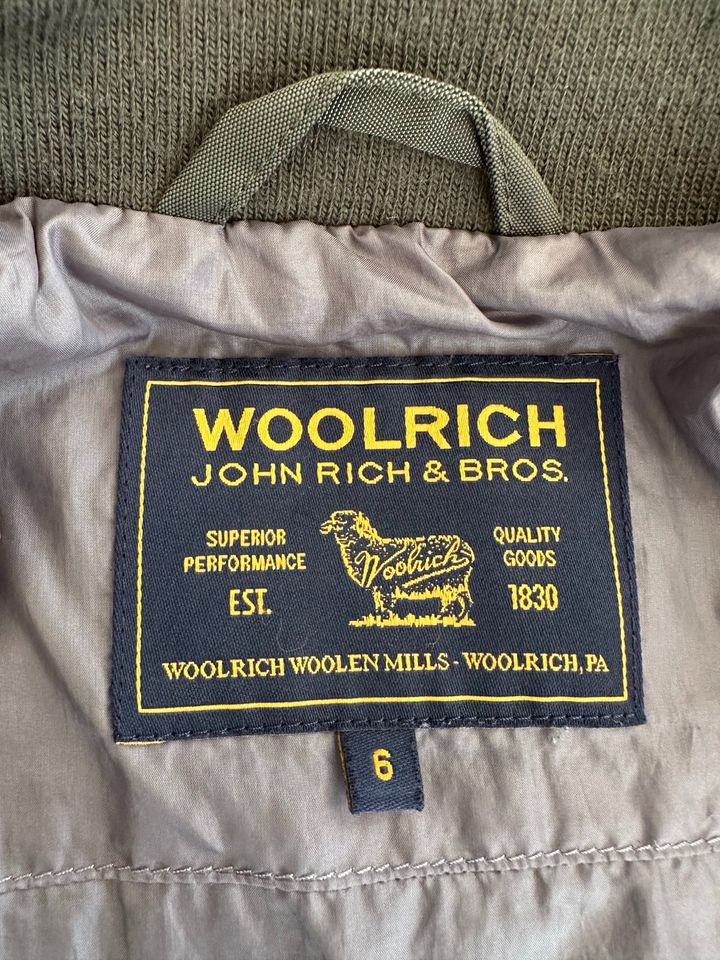 Woolrich Jacke Übergangsjacke Jungen Gr.116 6 Jahre in Berlin