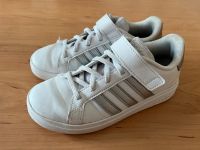 adidas Unisex Kinder Gr. 31 Sneakers Weiß Silber Grand Court Sachsen - Plauen Vorschau