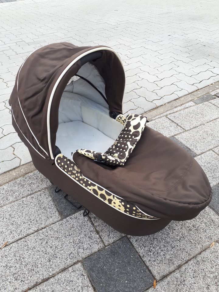 Teutonia Kinderwagen Schale + Sportsitz in Karlsruhe