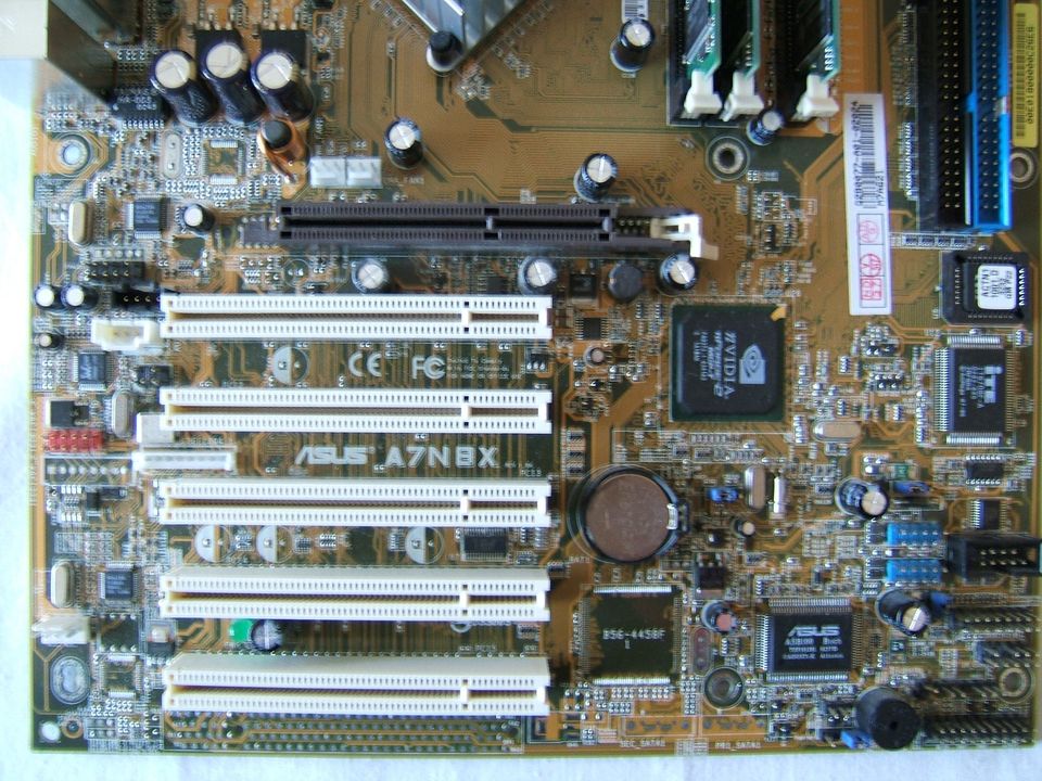 ASUS A7N8X Mainboard kompl. Mit Processor und Speicher in Kressbronn am Bodensee