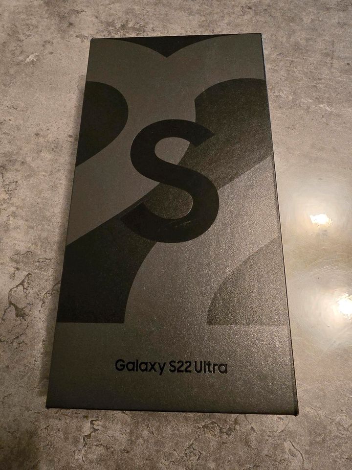 Samsung Galaxy S22 Ultra 256 GB KI in Großheide