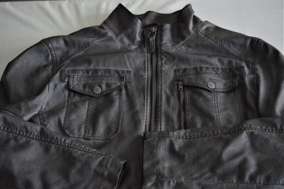 Herren Kleiderpacket Größe L / XL Jacken Pullover Hemden in Stuttgart