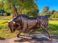 Exklusive Stier-Skulptur aus Bronze mit 360 cm Länge Mitte - Wedding Vorschau