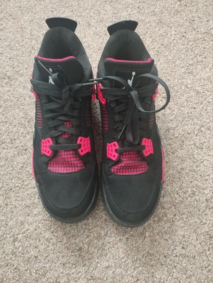Nike Air Jordans4 Retro Black Red in Berlin