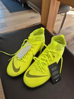 Nike Hallenschuhe 36, 5  gelb schwarz Neu ungetragen Bayern - Gunzenhausen Vorschau