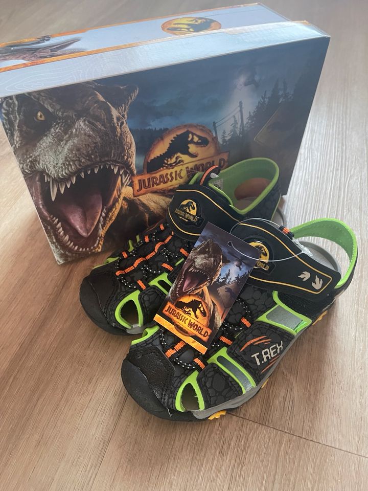 Sandalen Jurassic park mit LED ( Neu mit Etikett) in Korbach