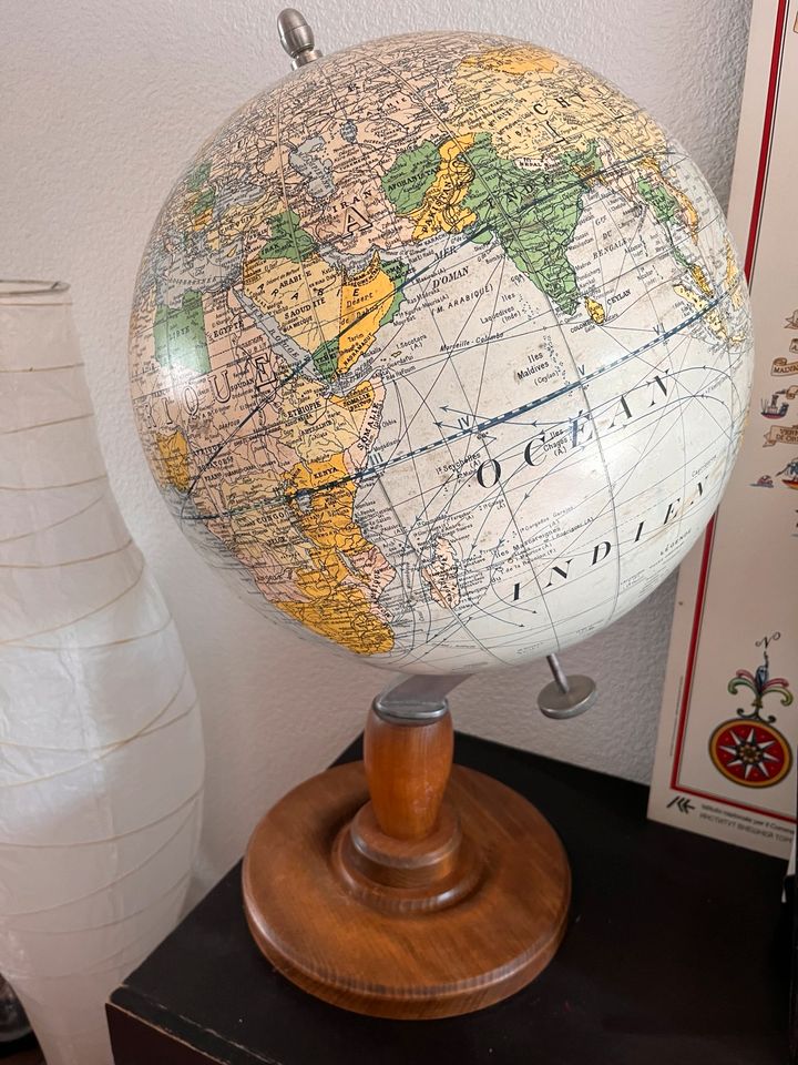Antiker Globus in Frechen