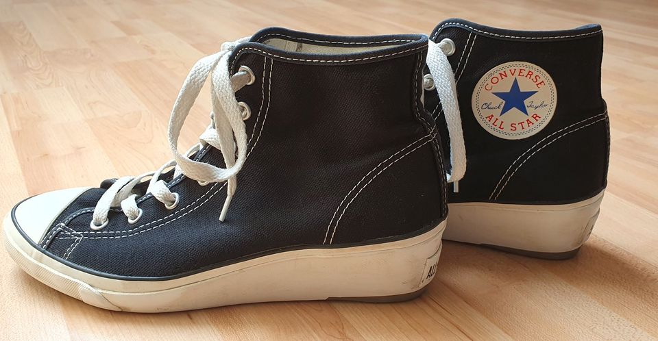 Converse Hi-Ness Keilabsatz Sneaker Turnschuhe schwarz 38/39/40 in  Niedersachsen - Sibbesse | eBay Kleinanzeigen ist jetzt Kleinanzeigen