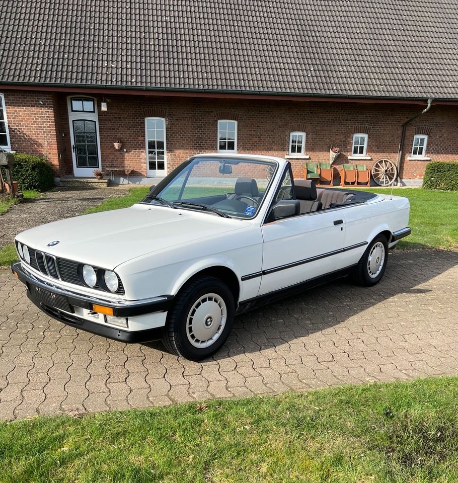 BMW E30 Cabrio 325i 1.Hand /Scheckheft/ TOP Zustand/ Rostfrei in Bünde