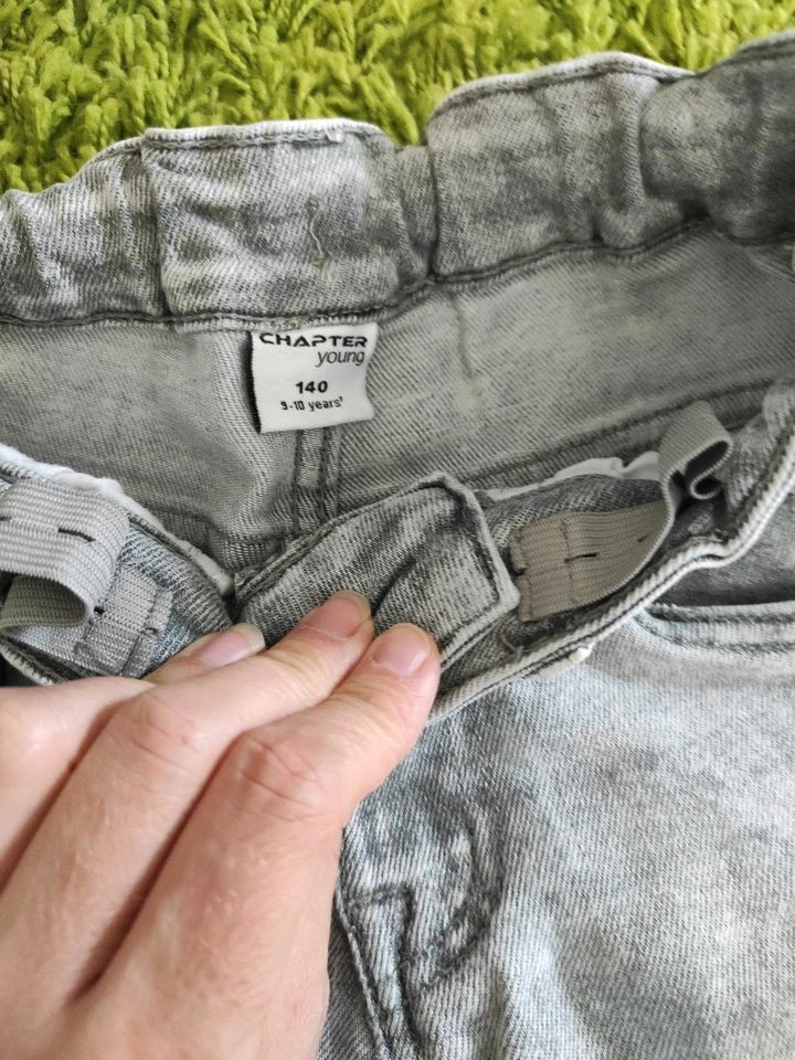 Jeans Shorts, Bermuda Größe 140 in Erdweg