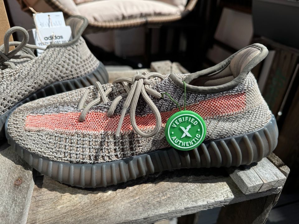 adidas Yeezy Boots 350 V2 aschsteingrau in Edewecht