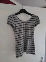 T-shirt grau gestreift Größe S Niedersachsen - Lauenau Vorschau