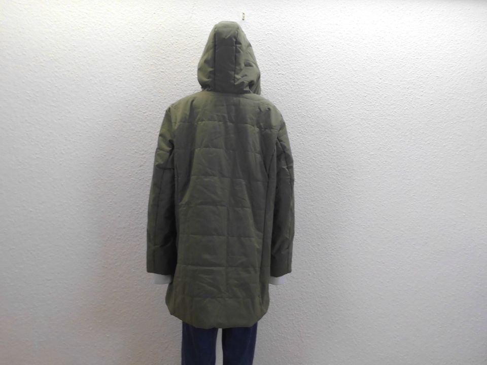 Steppjacke Jacke Mantel Outdoor Oliv Gr. 48 von BPC in Neuss