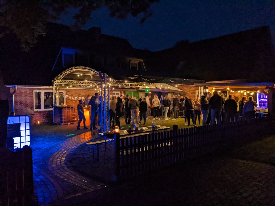 Traversendach Dach Traversen Open Air Tanzfläche Bühne Truss F34 in Bülstedt