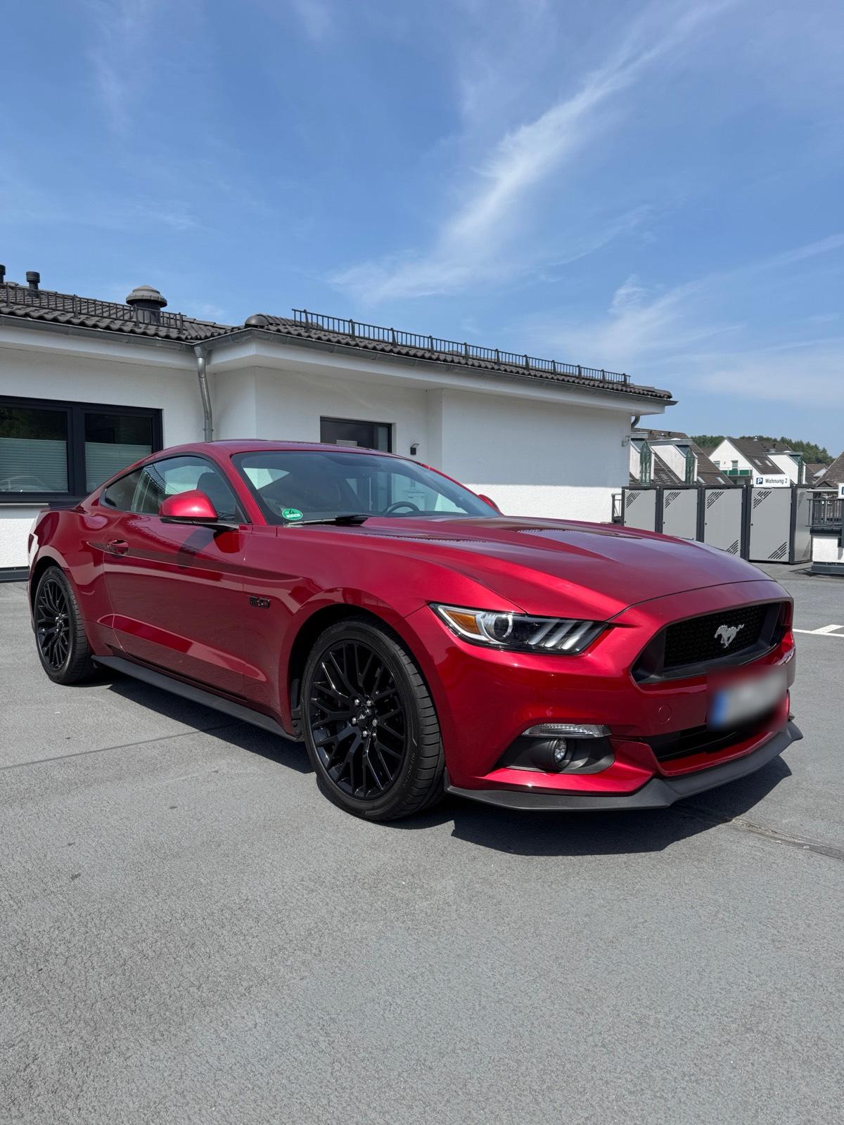 Abbildung des Autos Ford Mustang GT 5.0 V8 |…