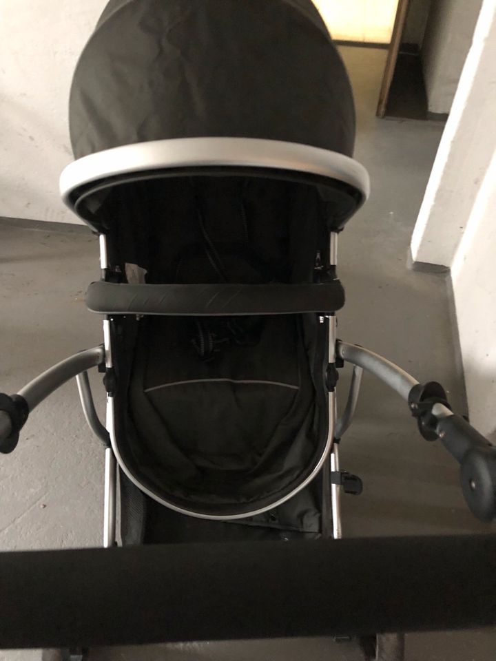 Kinderwagen in Metten