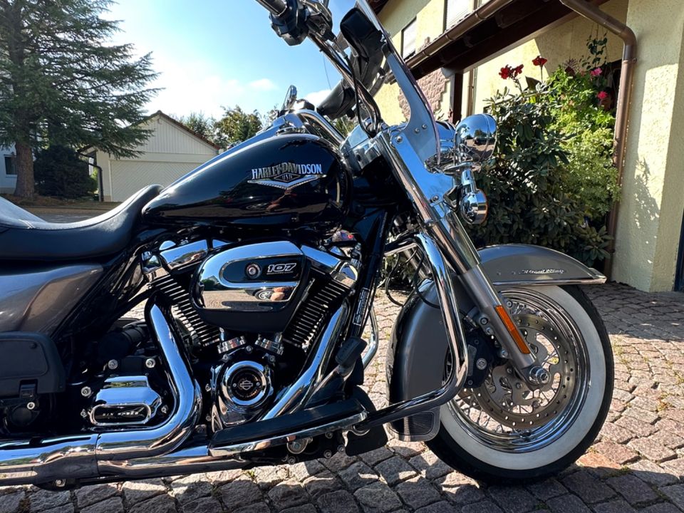 Harley Davidson Road King Classic in Lauchringen