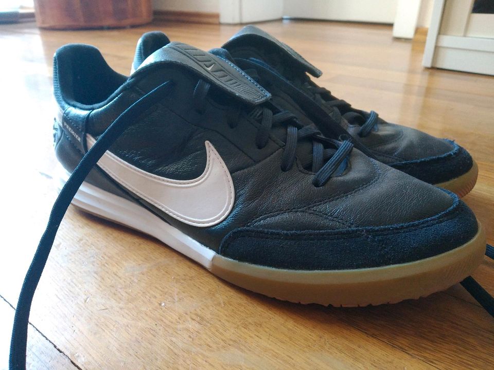 Hallenfußballschuhe Nike Premier Gr 43 in Leipzig