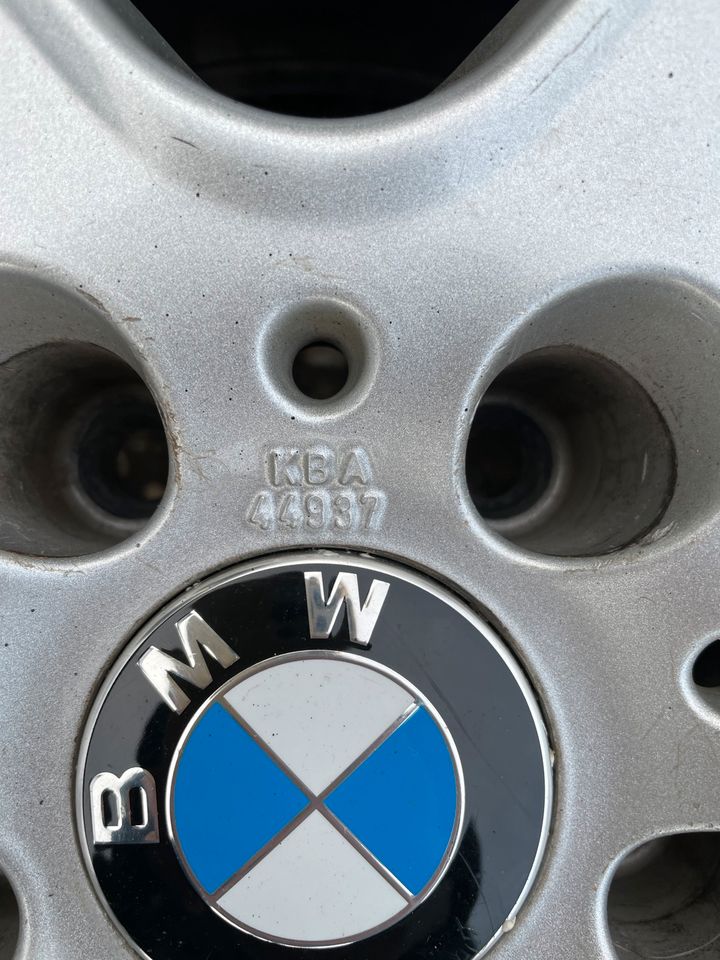 BMW e36 e46 Felgen mit M+S Bereifung von 2022 in Bottrop