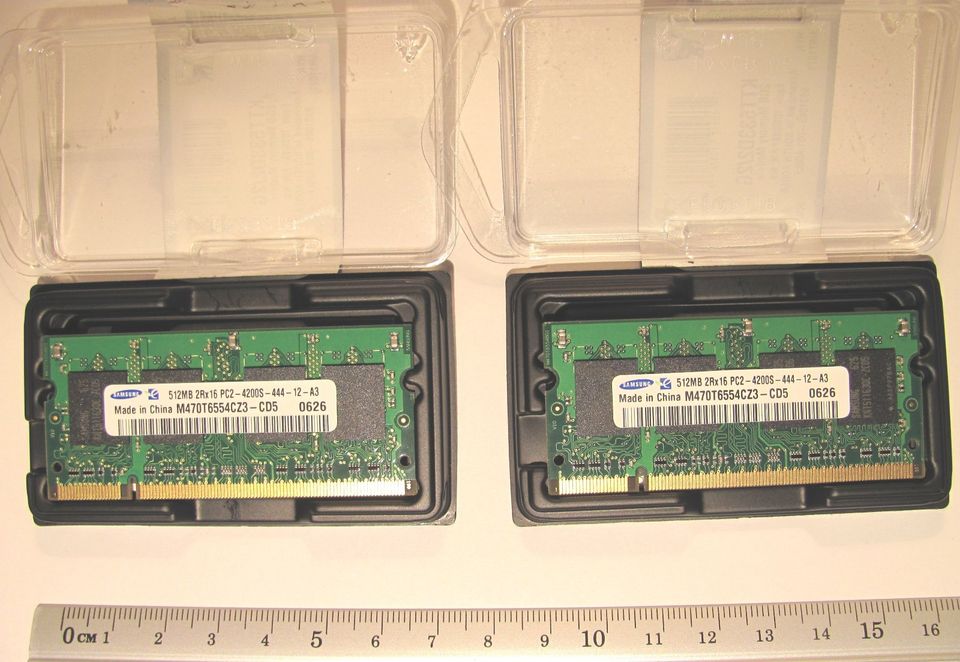 SAMSUNG 512mb 2Rx16 PC2 4200S 444 12 A3 ( x 2 ) in Hennigsdorf