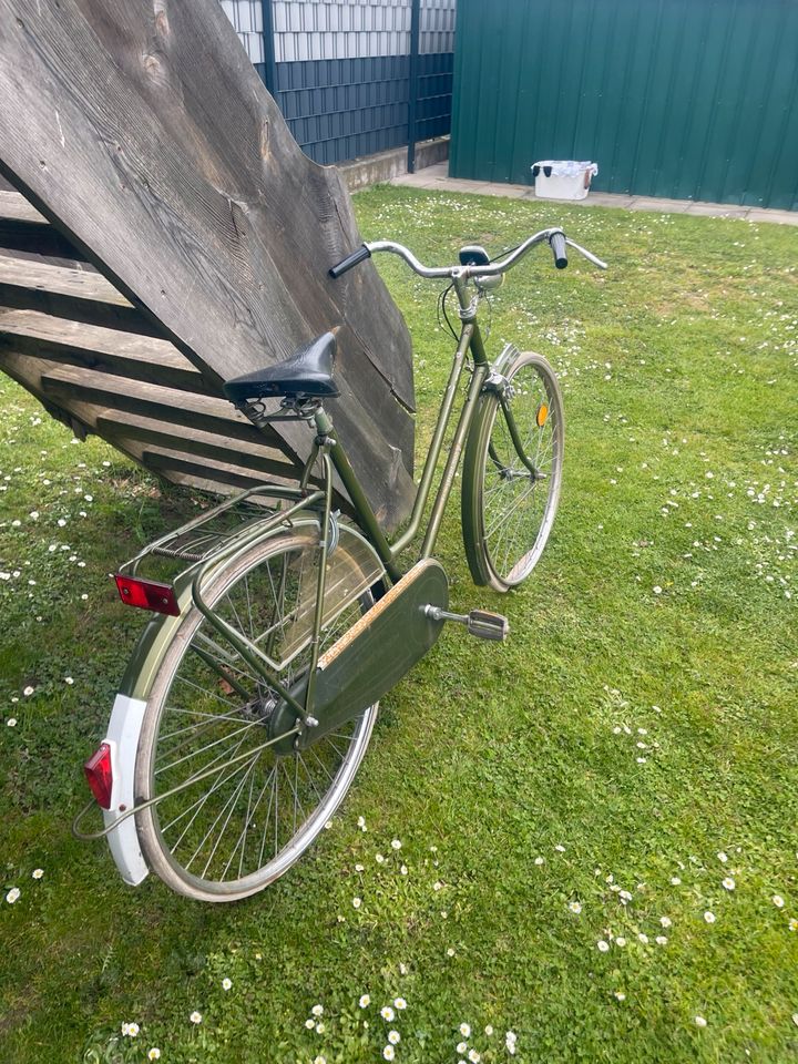 Altes holländisches Fahrrad in Ilsede