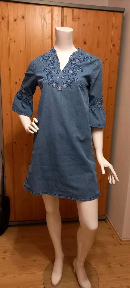 Jeanskleid mit Stickerei, Sommerkleid von Esprit Gr. S in Zachenberg
