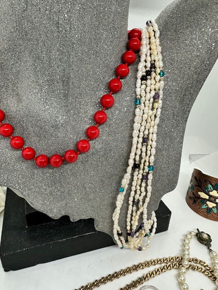 085 Luxus Modeschmuck Konvolut Perlen vergoldet Vintage Clips in Rodgau