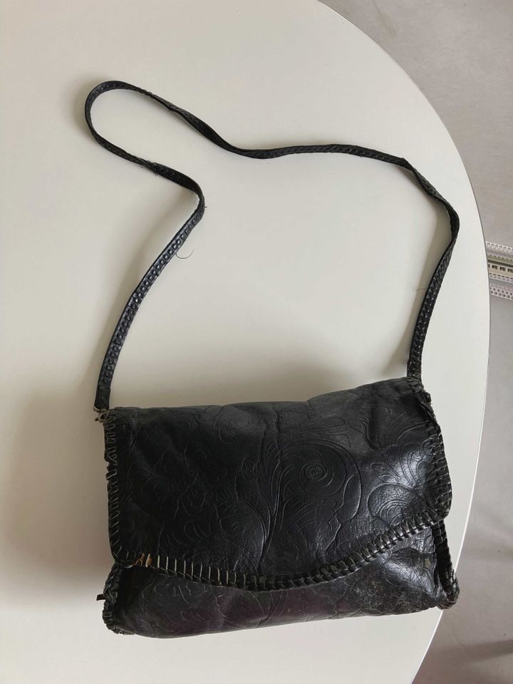 Zara Umhängetasche schwarz Ledertasche Leder Clutch Hippie Bohemi in Hamburg