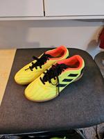 Hallen Fußball Schuhe Adidas Größe 37 1/3 Bayern - Hirschaid Vorschau