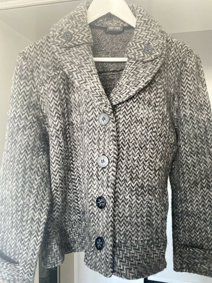 Kurze Damenjacke aus 100% Wolle von Gerry Weber in Nürnberg (Mittelfr)