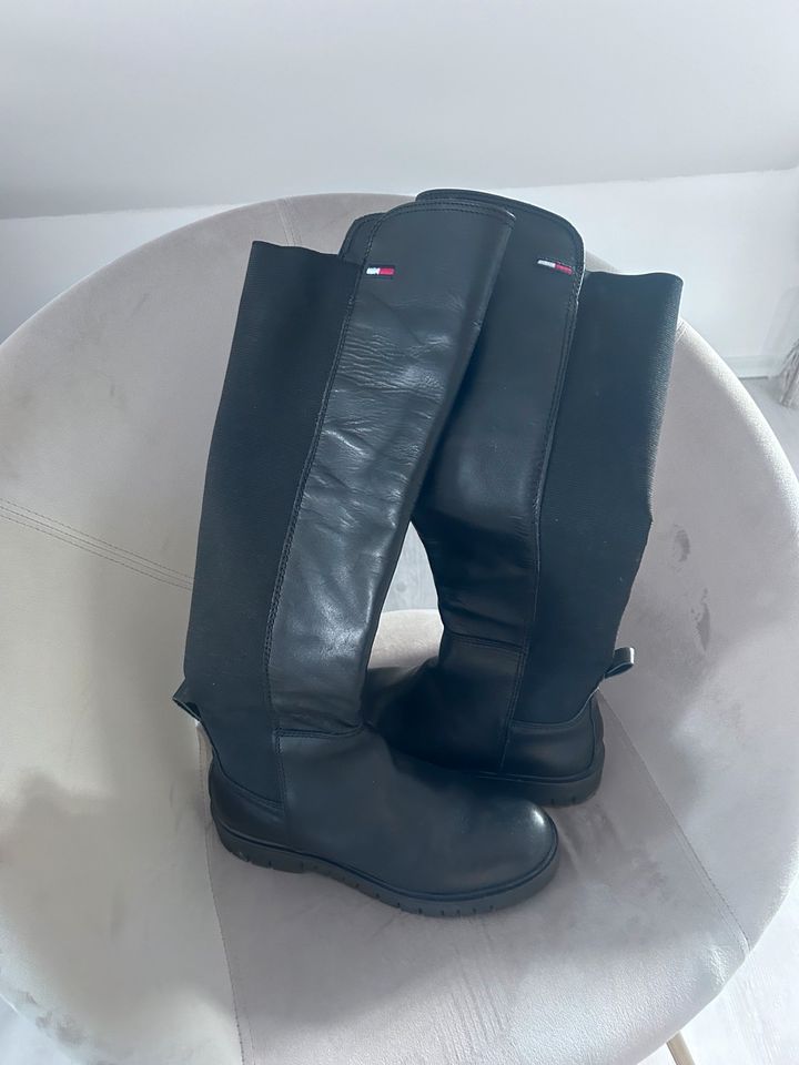 Tommy Hilfiger Stiefel lang in Bruchmühlbach-Miesau