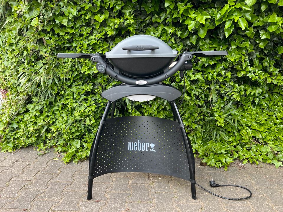 Weber Elektro-Standgrill Q1400 mit 2 Seitentischen in Düsseldorf