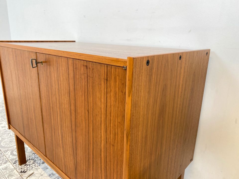 WMK Stilvolle, minimalistische & gut erhaltene skandinavische Kommode in edlem Palisander # Sideboard Fernsehkommode Wäschekommode TV-Lowboard TV-Board Schrank Vintage Mid-Century 60er 70er Rosewood in Berlin