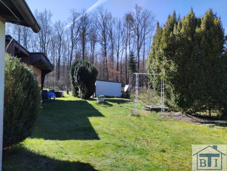 Neuer Preis - Wohnhaus, Carport, Garage, Werkstatt und Bungalow am Waldrand! in Großschönau