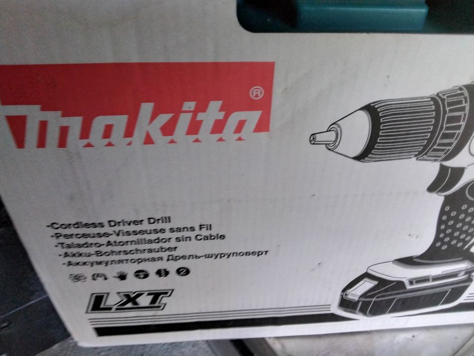 Zu verkaufen aku Bohrmaschine Makita  neue in Beuren