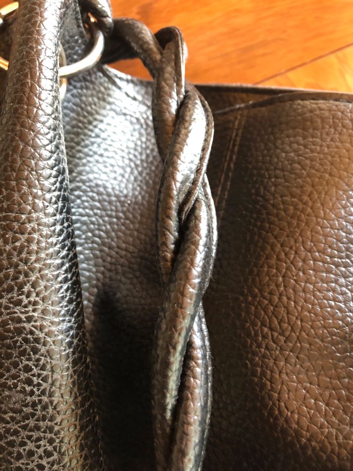 Handtasche schwarz in Gottmadingen