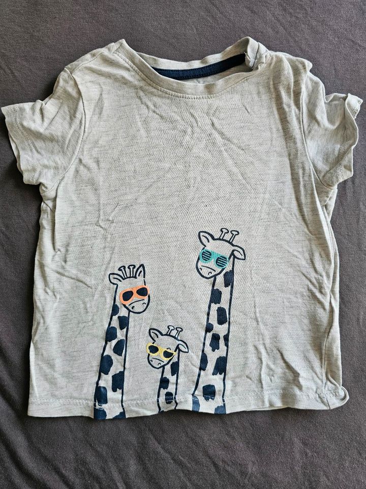 T-Shirt Giraffe, Hase, Blumen Größe 86/92 in Willich