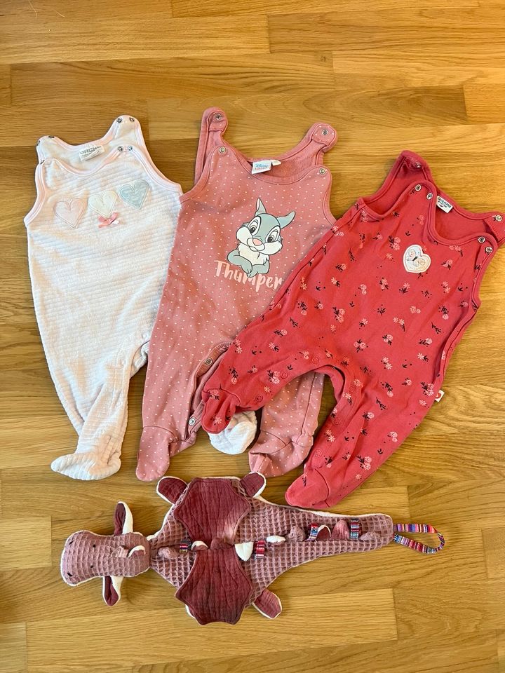 Strampler/ Babysachen 62 Mädchen/ unisex in Nörten-Hardenberg