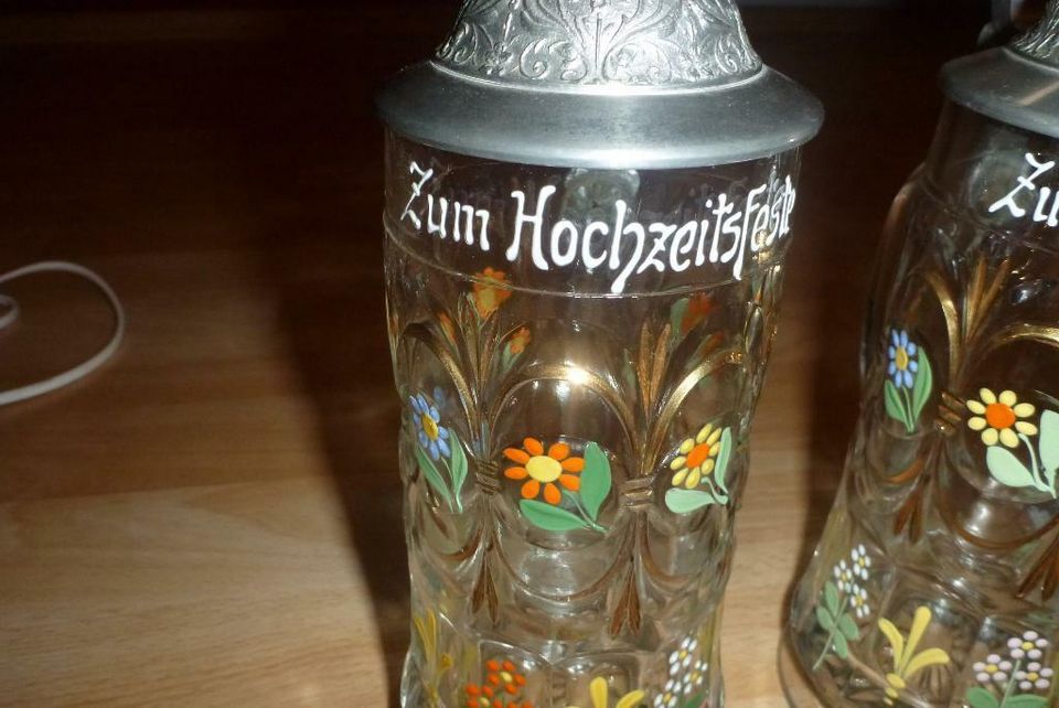 Hochzeitskrug Glaskrug 2x "Zum Hochzeitsfeste" bemalt Blume 0,5 l in Stammham b. Ingolstadt