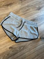 Kurze Shorts Größe S Hessen - Morschen Vorschau