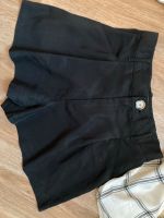 Schwarze Shorts mit Karo Bluse Zara H&M Bayern - Gößweinstein Vorschau