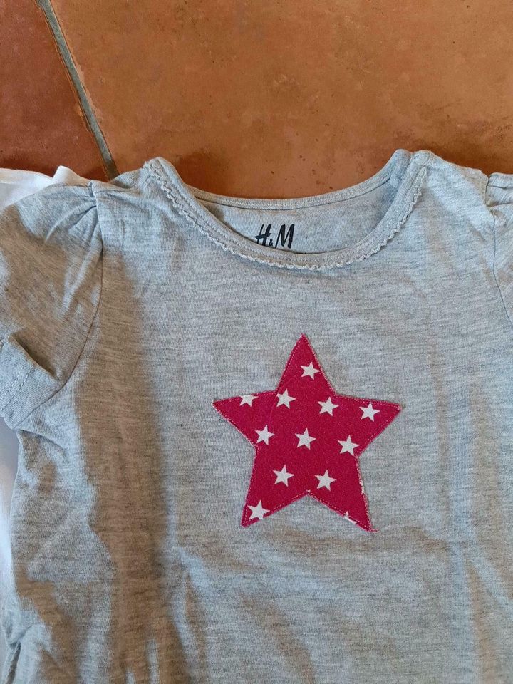 H&M T-Shirt Handmade weiß grau Stern pink Gr 80 wie NEU in Ratzeburg