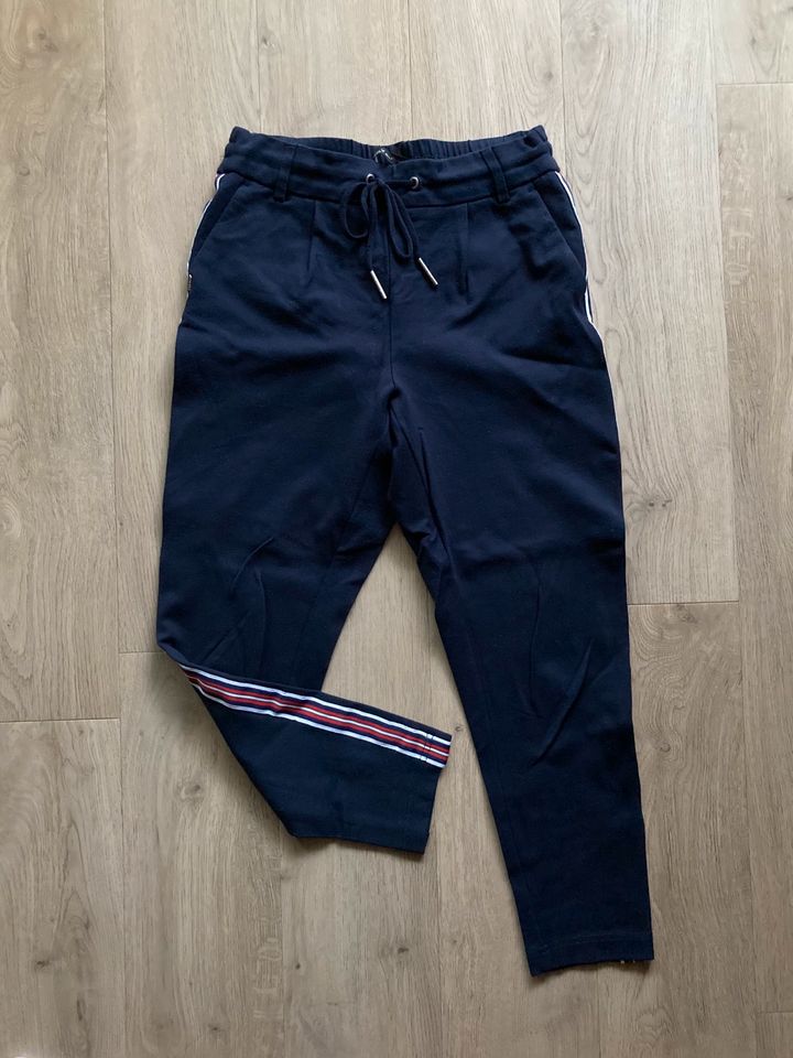 Only Chino Hose Poptrash Marine blau mit Streifen Gr. XS 30 in  Schleswig-Holstein - Bordesholm | eBay Kleinanzeigen ist jetzt Kleinanzeigen