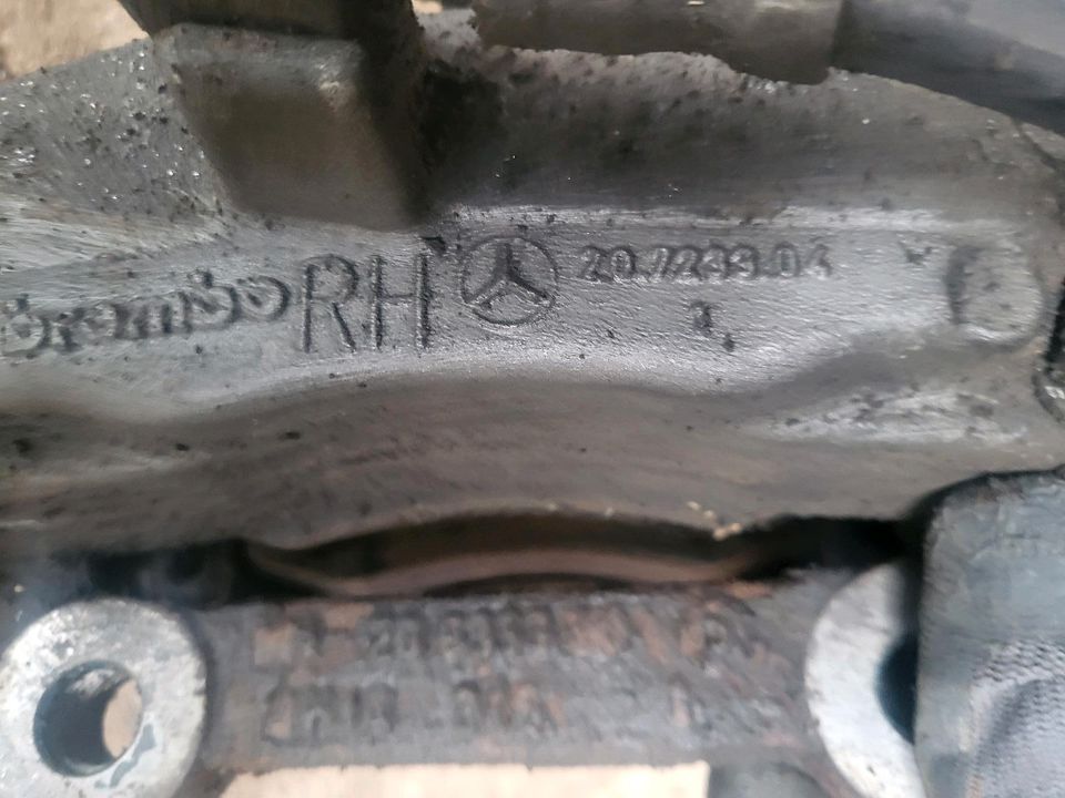 Mercedes ML 400 W163 Bremssattel rechts hinten  Brembo 207233 in Warburg