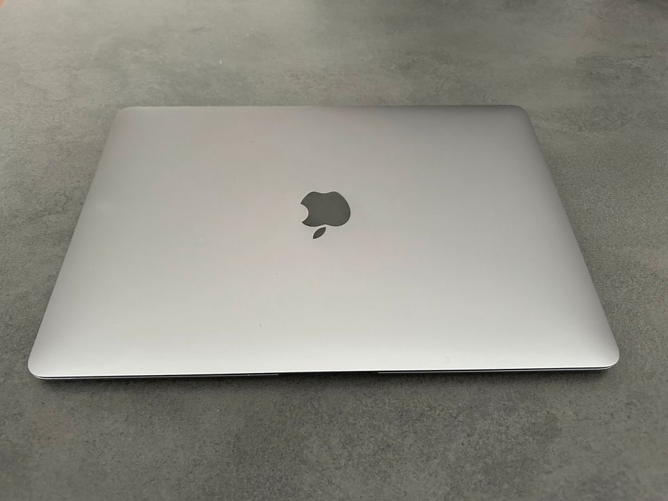 Apple MacBook Air 13 2019 - 13,3“ 128 GB 8 GB RAM in Mannheim