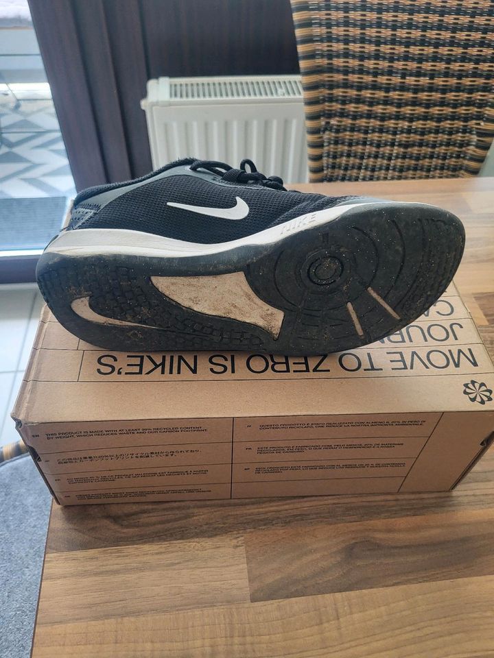 Nike Sneakers schwarz Gr. 38 in Köln