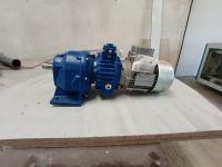 4x Stirnrad Verstellgetriebemotor Motovario SRT005/50/2 Sachsen - Radeberg Vorschau