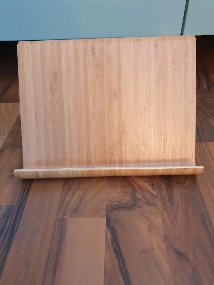 *Ikea* Tablet Halter Holz in Düsseldorf