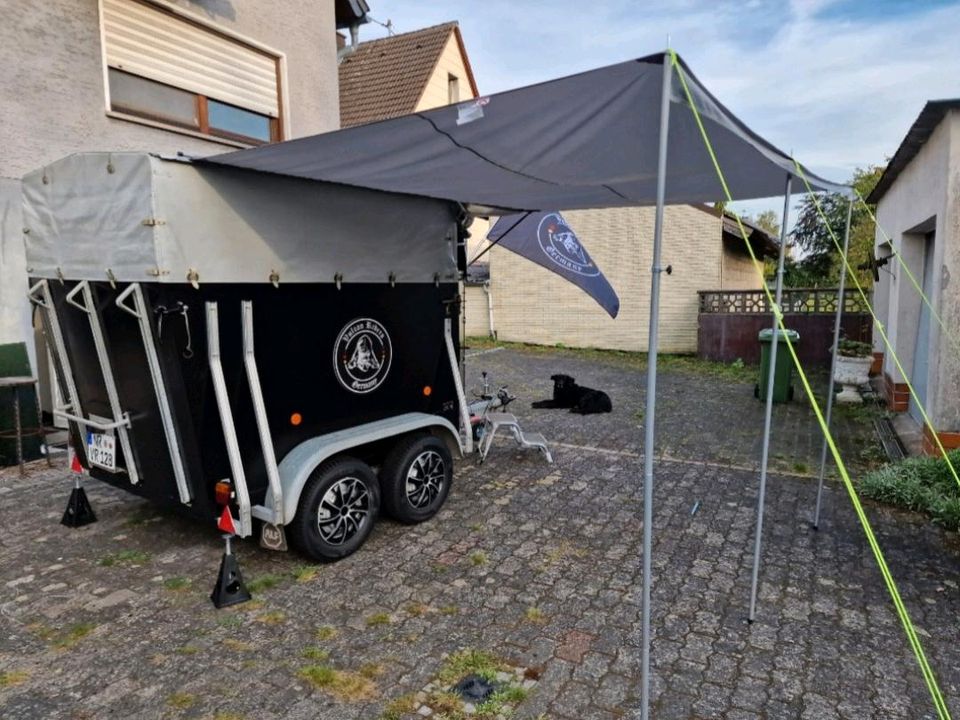 Motorradanhänger und zum Camping geeignet in Windhagen