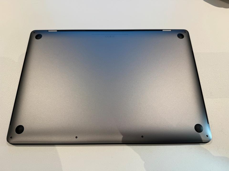 NEU! Apple MacBook Pro 2019 16" Intel i9 2.3 GHz, 16 GB RAM, 1TB in Dürnau